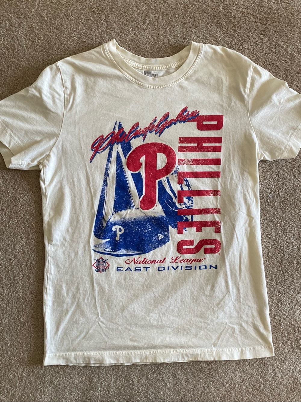 Philadelphia Phillies New Era T-Shirt Men’s M Cream Red Blue Vintage Baseball